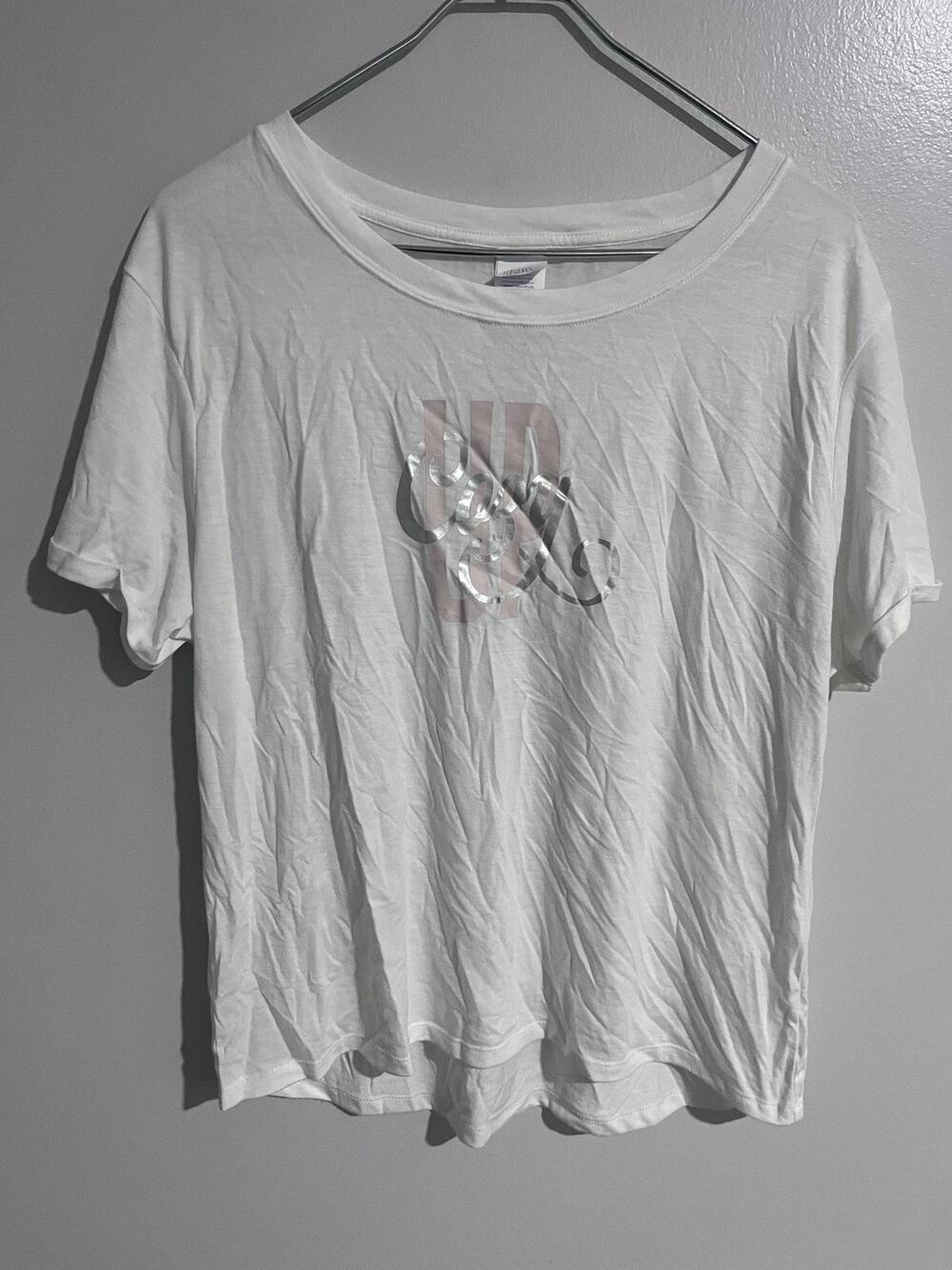 Stars Above T-Shirt Womens L White Crew Neck Short Sleeve Relaxed Basic Cozy Up